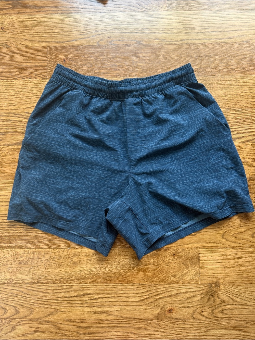 Lululemon Pacebreaker shorts 5”